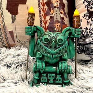 Disney Parks Trader Sams Gargoyle from the Haunted Mansion Tiki Mug
